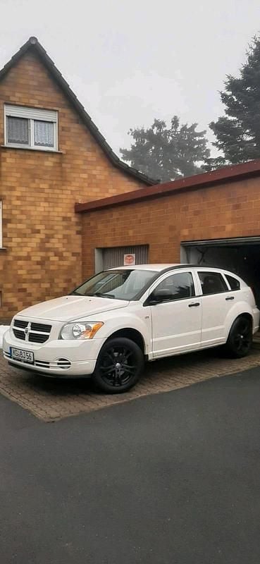 Weiß Gebraucht 2009 Dodge Caliber Kleinwagen | 2.750 € (Fairer Preis) - Bild 1/4