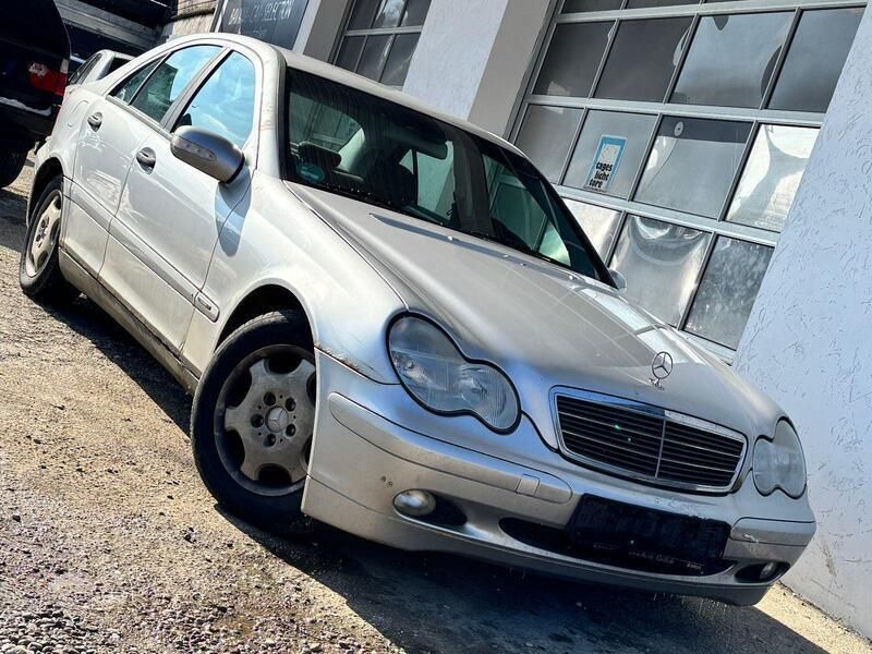 Silber Gebraucht 2001 Mercedes C180 Limousine | 399 € (Superpreis) - Bild 1/4