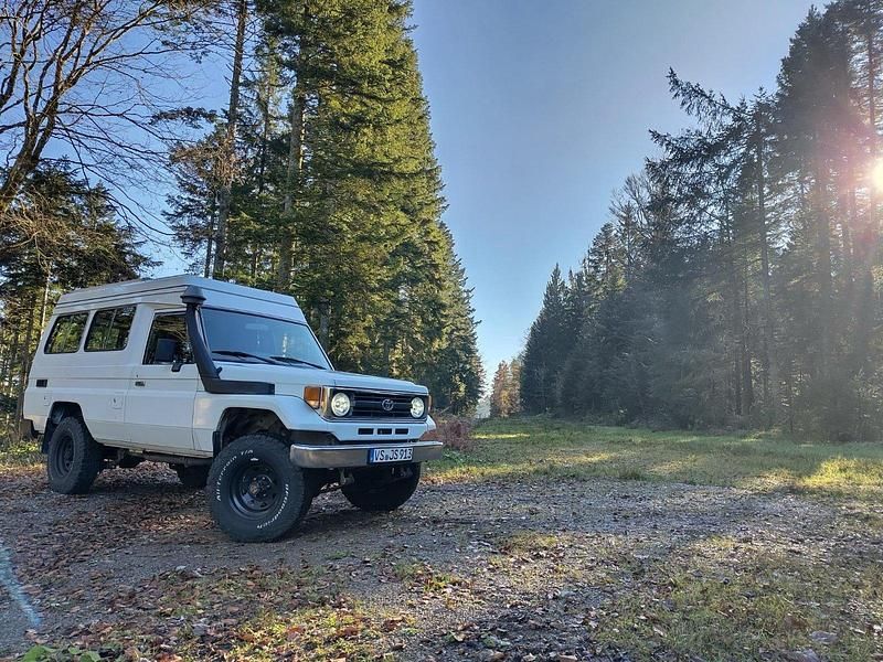Weiß Gebraucht 1997 Toyota Land Cruiser SUV | 39.500 € - Bild 1/4