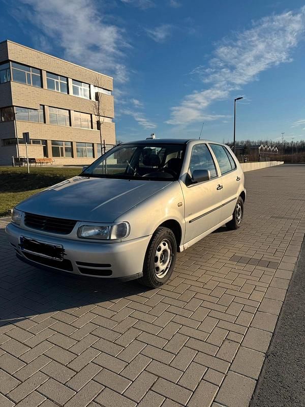 Gebraucht VW Polo 75 PS (55 kW) 1999 Silber Kleinwagen