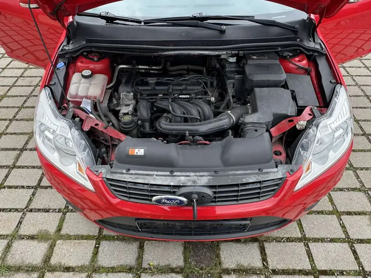 Gebraucht Ford Focus Style 101 PS (74 kW) 2010 Limousine