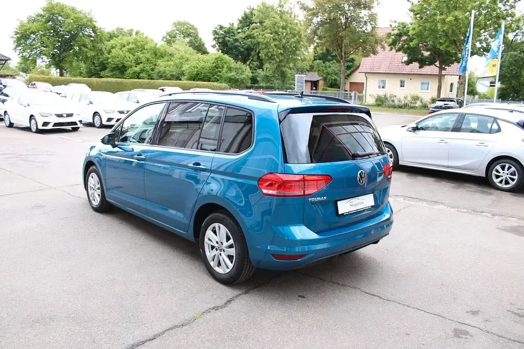 Gebraucht VW Touran Comfortline 150 PS (110 kW) 2021 Blau Van / Kleinbus