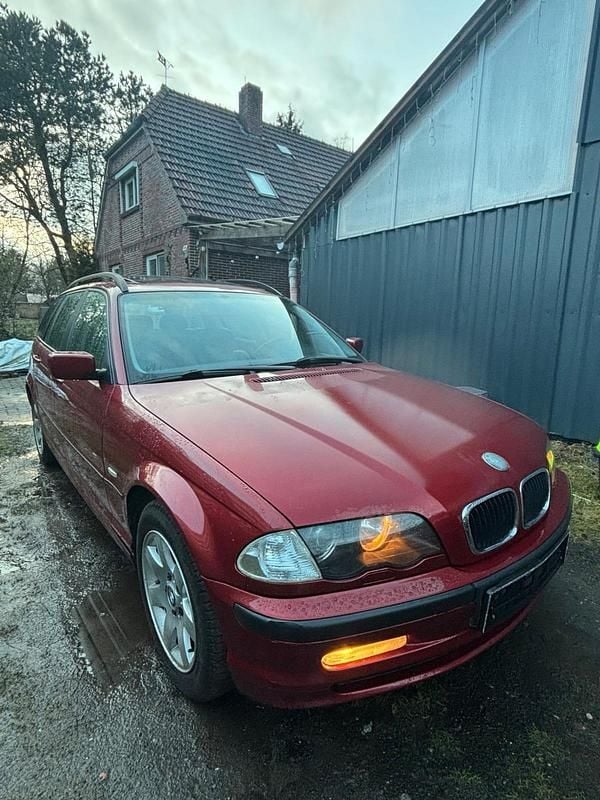 Gebraucht BMW 320 136 PS (100 kW) 2001 Rot Kombi