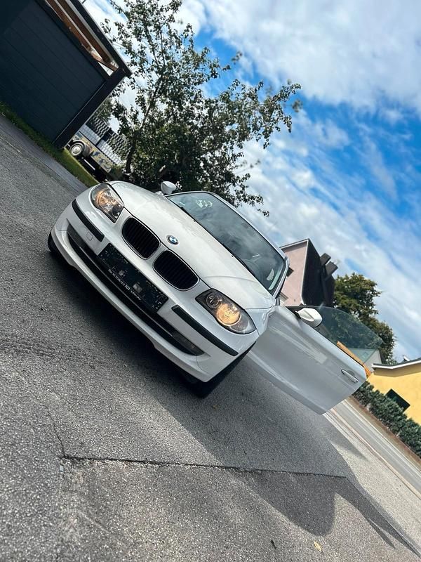 Weiß Gebraucht 2010 BMW 120 Kleinwagen | 3.600 € (Guter Preis) - Bild 1/4