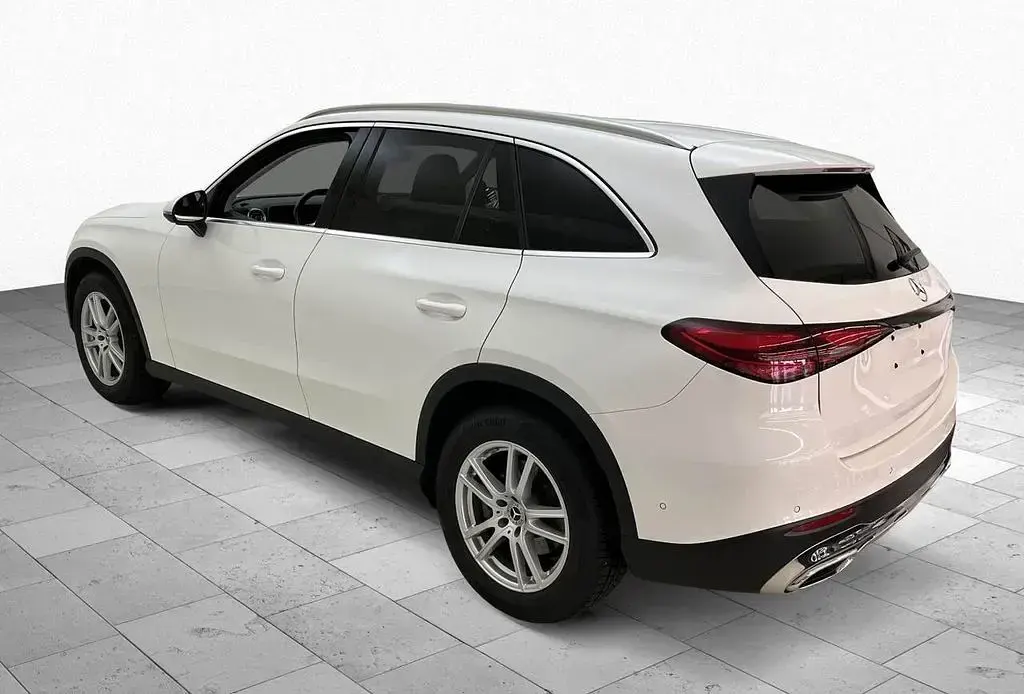 Gebraucht Mercedes GLC220 220 PS (161 kW) 2024 Polarweiss SUV