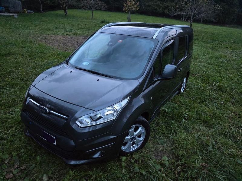 Grau Gebraucht 2017 Ford Tourneo Connect Titanium Van / Kleinbus | 15.800 € (Etwas zu teuer) - Bild 1/4