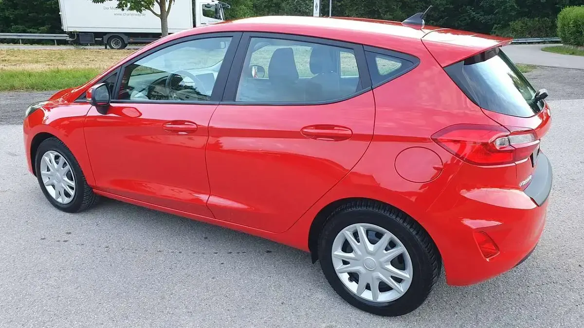 Gebraucht Ford Fiesta Cool & Connect 75 PS (55 kW) 2020 Rot Kleinwagen