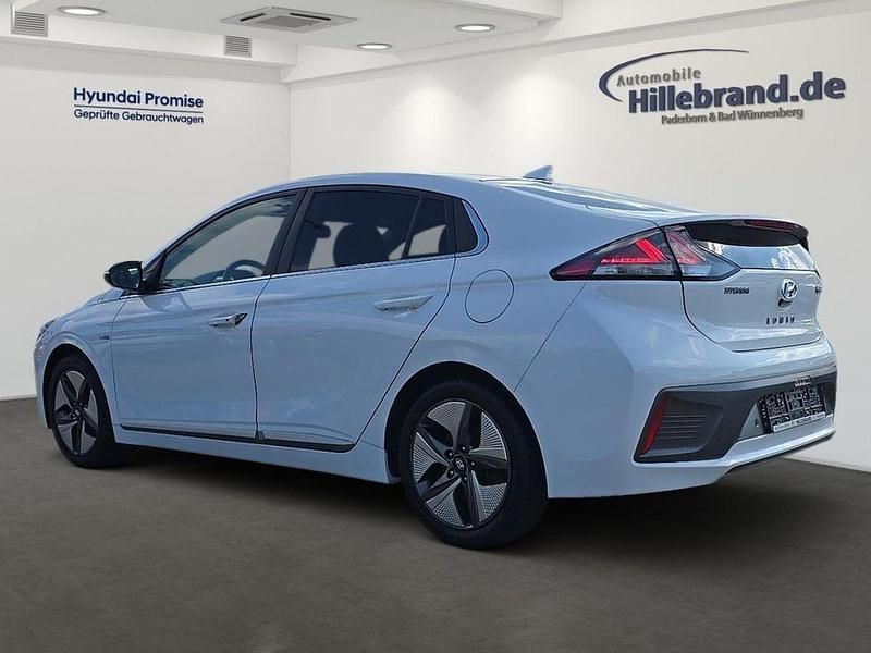 Gebraucht Hyundai Ioniq Premium 141 PS (103 kW) 2019 Weiss Kleinwagen