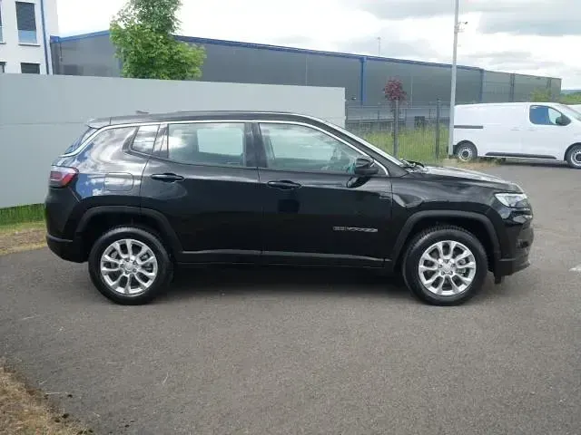 Gebraucht Jeep Compass Altitude 131 PS (96 kW) 2024 Schwarz SUV