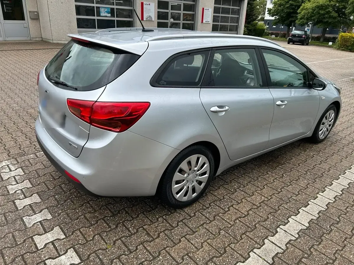 Gebraucht Kia Ceed 110 PS (80 kW) 2018 Silber Kleinwagen