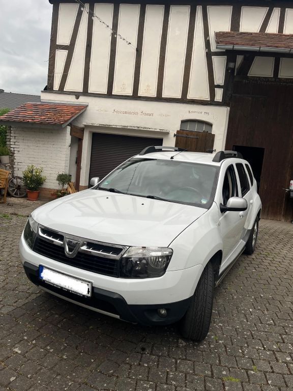 Weiß Gebraucht 2011 Dacia Duster Prestige SUV | 6.400 € (Fairer Preis) - Bild 1/4