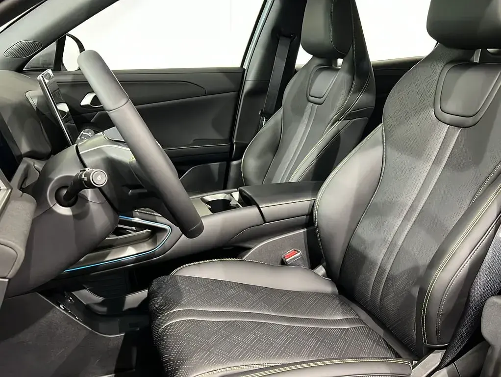 Neu BYD Atto 2 Boost 130 kW (177 PS) 2025 Grau SUV
