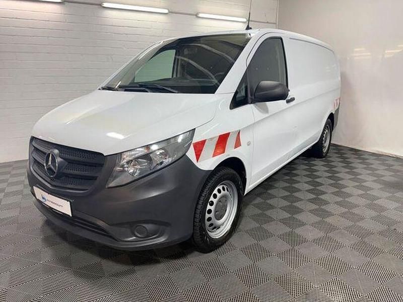 Weiß Gebraucht 2015 Mercedes Vito Van / Kleinbus | 15.980 € (Fairer Preis) - Bild 1/4