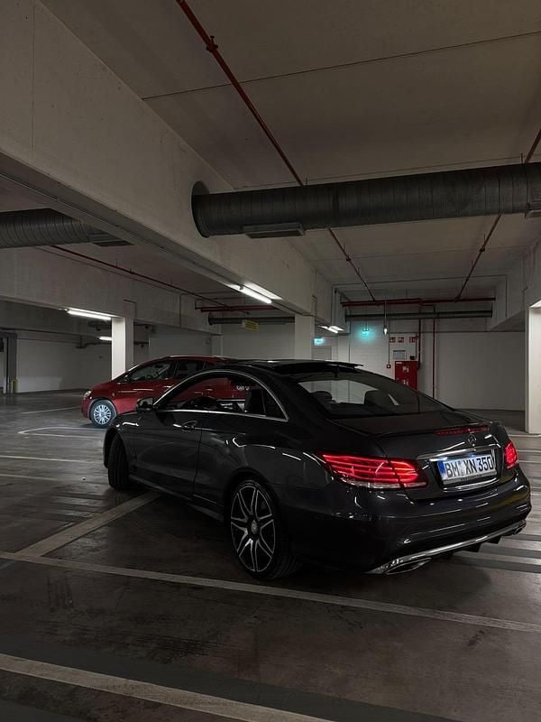 Grau Gebraucht 2015 Mercedes E350 AMG Coupé | 25.000 € (Etwas zu teuer) - Bild 1/4