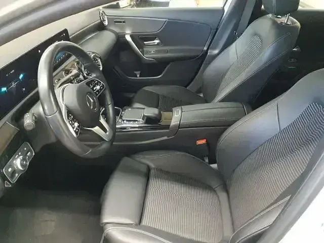 Gebraucht Mercedes A200 Advanced 150 PS (110 kW) 2022 Iridiumsilber metallic Limousine