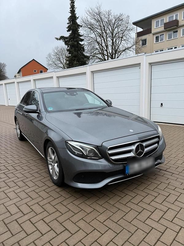 Gebraucht Mercedes E350 258 PS (189 kW) 2016 Grau Limousine