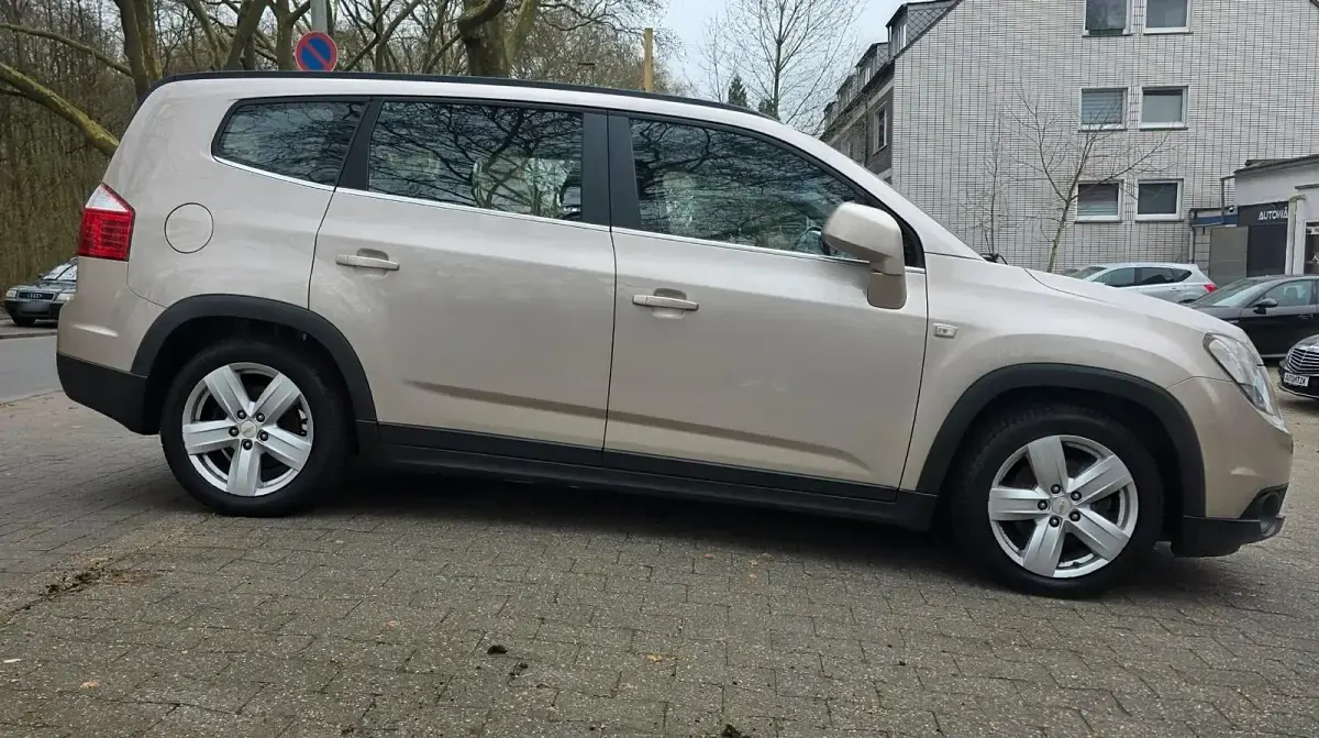 Usata Chevrolet Orlando 163 CV (119 kW) 2012 Marrone Monovolume