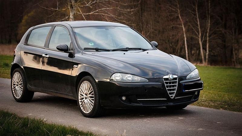 Gebraucht Alfa Romeo 147 105 PS (77 kW) 2009 Schwarz Kleinwagen