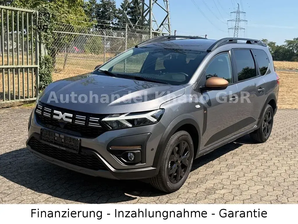 Gebraucht Dacia Jogger Extreme 110 PS (80 kW) 2025 Grau Van / Kleinbus