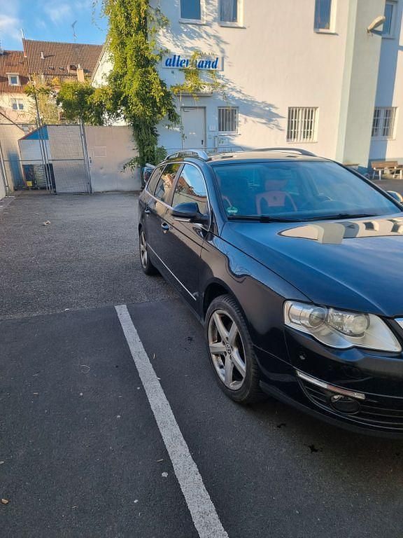Schwarz Gebraucht 2010 VW Passat Comfortline Kombi | 5.900 € (Teuer) - Bild 1/4
