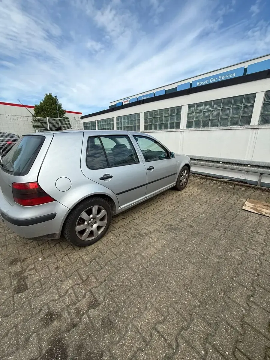 Gebraucht VW Golf IV 101 PS (74 kW) 2002 Silber Kleinwagen