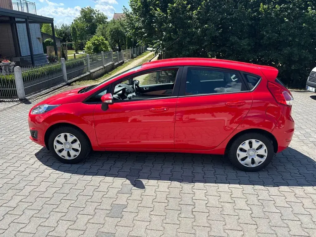 Gebraucht Ford Fiesta SYNC Edition 101 PS (74 kW) 2014 Rot Kleinwagen