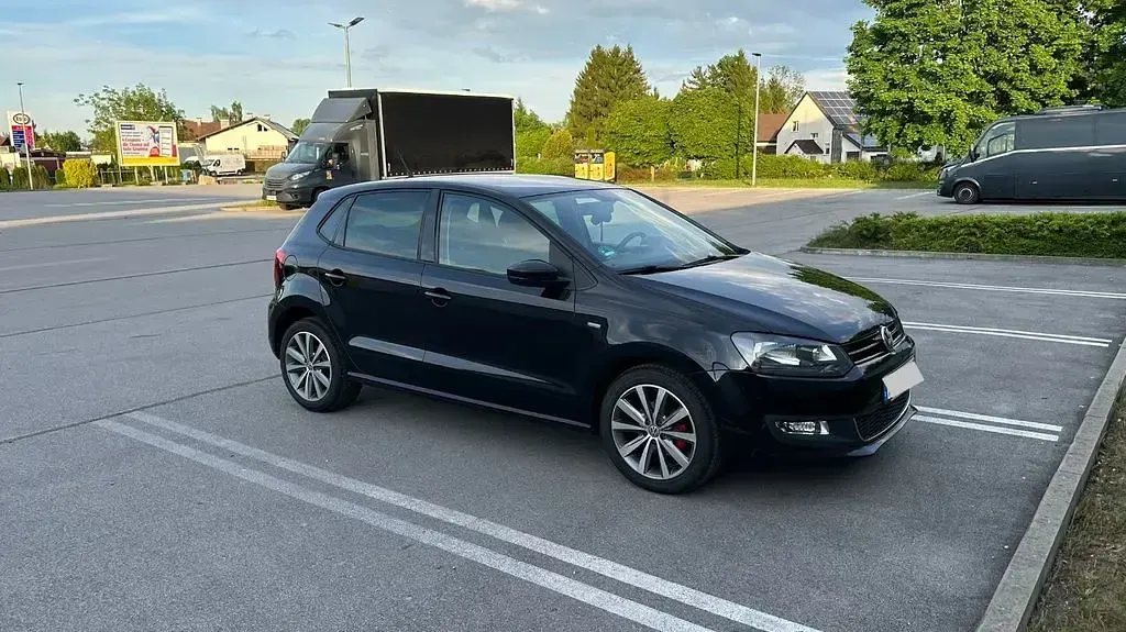 Gebraucht VW Polo Match 90 PS (66 kW) 2013 Schwarz Kleinwagen