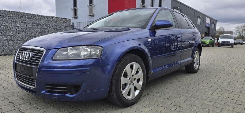 Blau Gebraucht 2005 Audi A3 Sportback Ambiente Kleinwagen | 2.690 € (Fairer Preis) - Bild 1/4