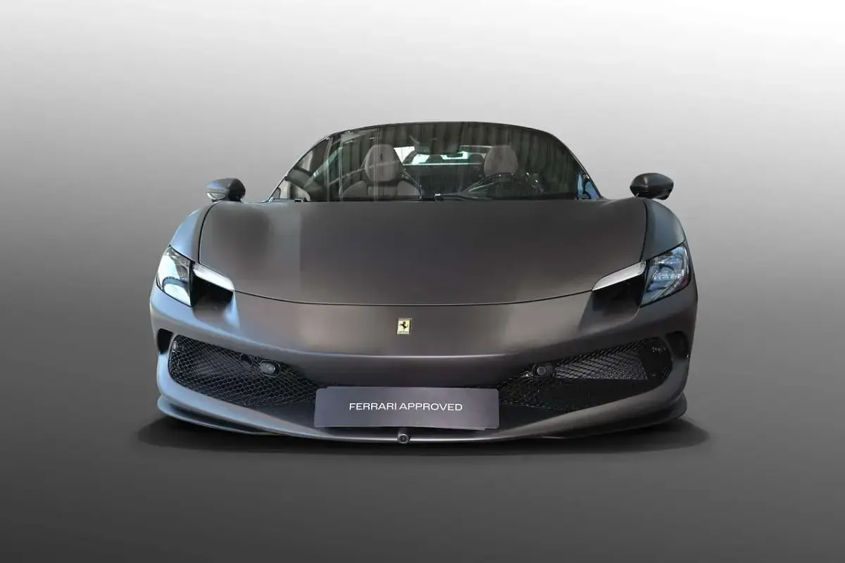 Gebraucht Ferrari 296 829 PS (609 kW) 2025 Grau Cabrio