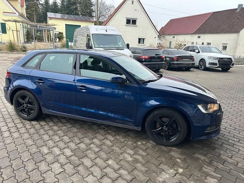 Gebraucht Audi A3 Ambition 150 PS (110 kW) 2016 Blau Limousine