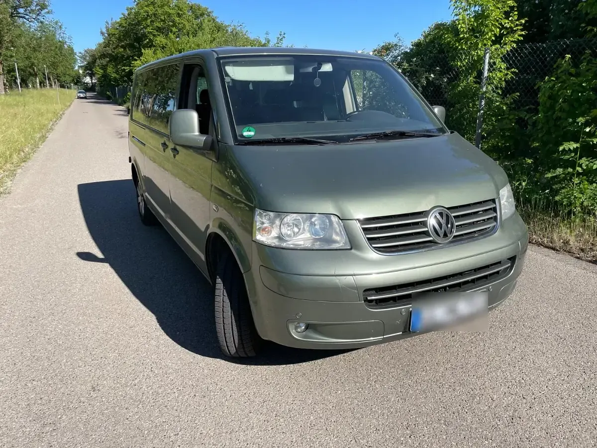 Gebraucht VW Caravelle 174 PS (127 kW) 2009 Grün Van