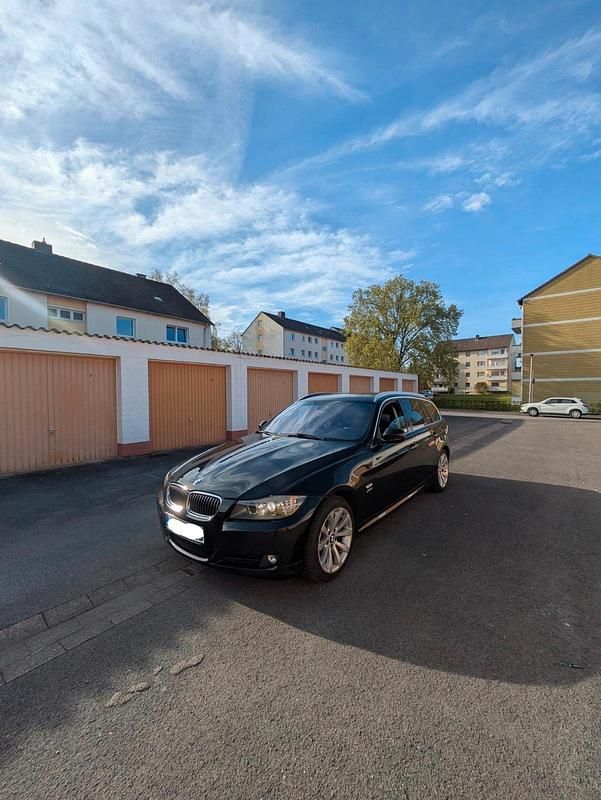 Second-hand BMW 325 218 CP (160 kW) 2011 Negru Break