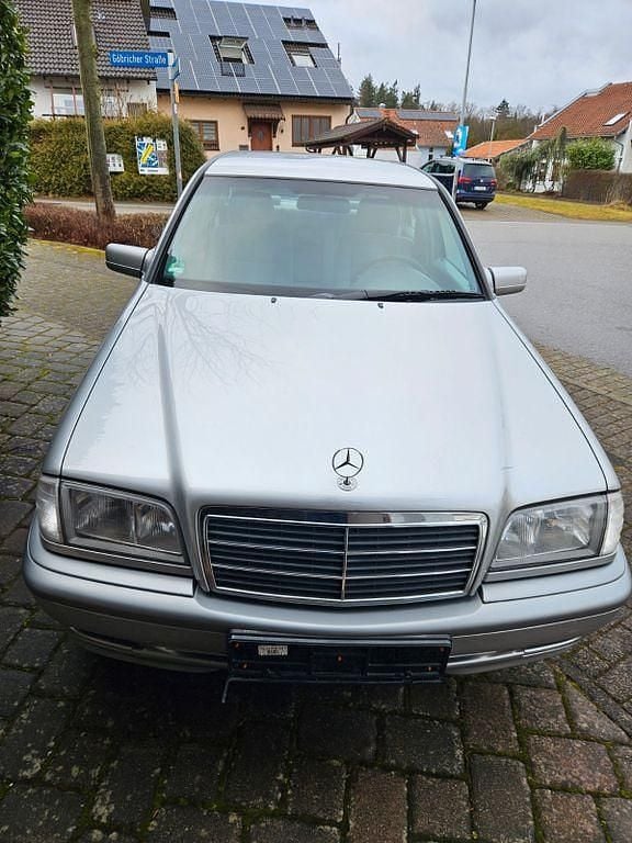 Gebraucht Mercedes 240 170 PS (125 kW) 1998 Silber Limousine