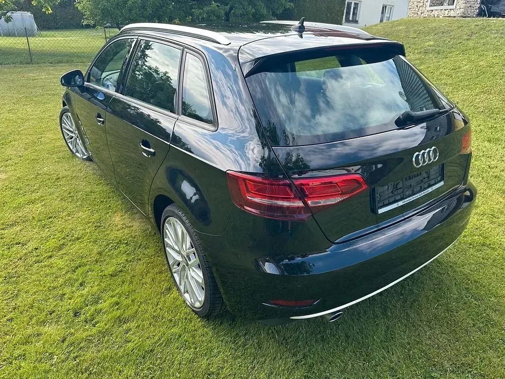 Gebraucht Audi A3 Sport 116 PS (85 kW) 2018 Schwarz Limousine