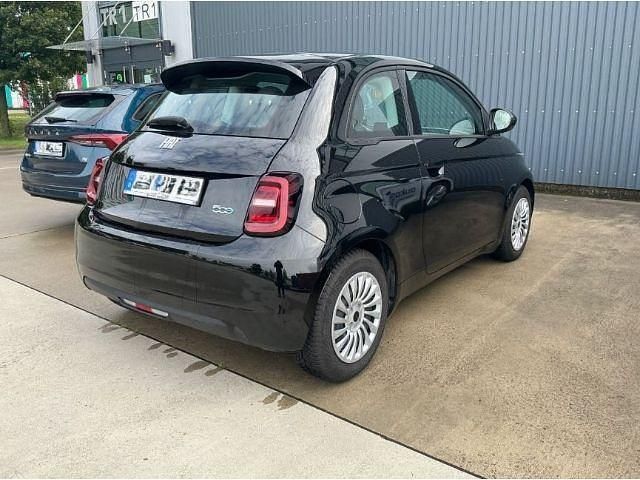 Gebraucht Fiat 500e Action 69 kW (95 PS) 2023 Onyx schwarz) (schwarz Kleinwagen