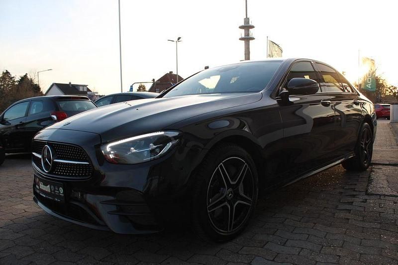 Gebraucht Mercedes E300 AMG 306 PS (225 kW) 2021 Schwarz Limousine