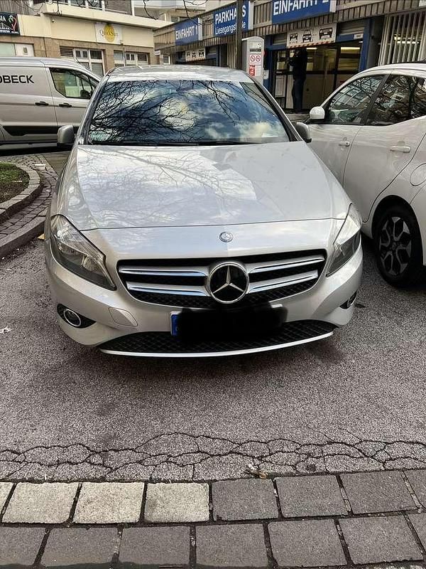 Gebraucht Mercedes A180 Edition 122 PS (89 kW) 2013 Limousine