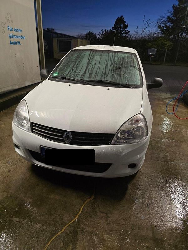 Weiß Gebraucht 2012 Renault Clio IV Campus Kleinwagen | 5.650 € (Fairer Preis) - Bild 1/4