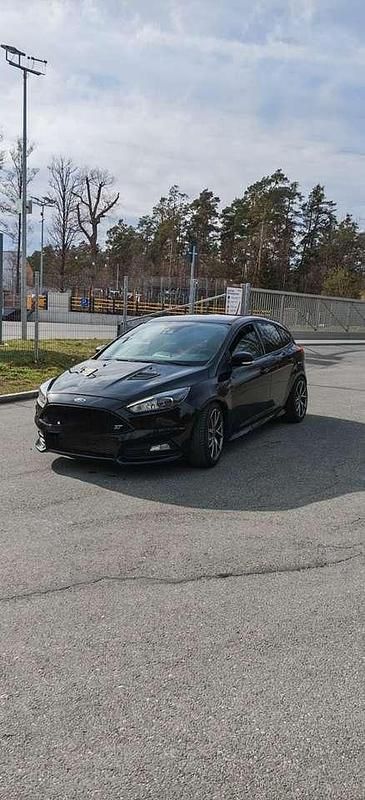 Gebraucht Ford Focus Sport 250 PS (183 kW) 2017 Limousine