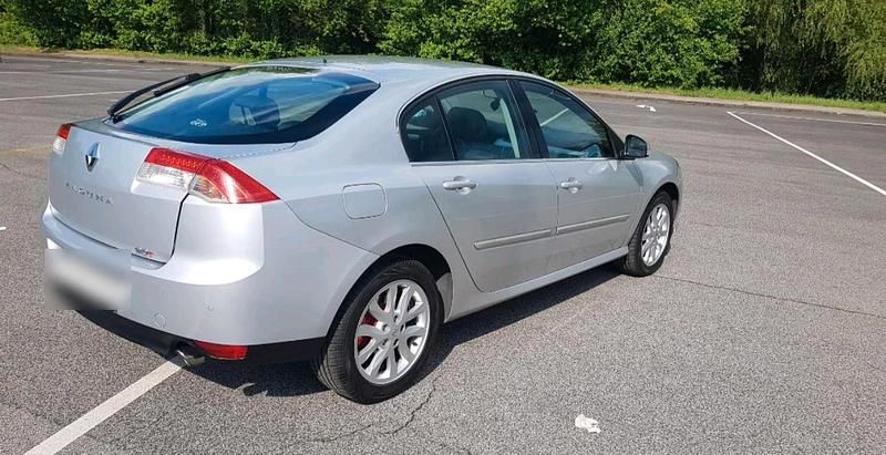 Gebraucht Renault Laguna III 170 PS (125 kW) 2008 Silber Kleinwagen