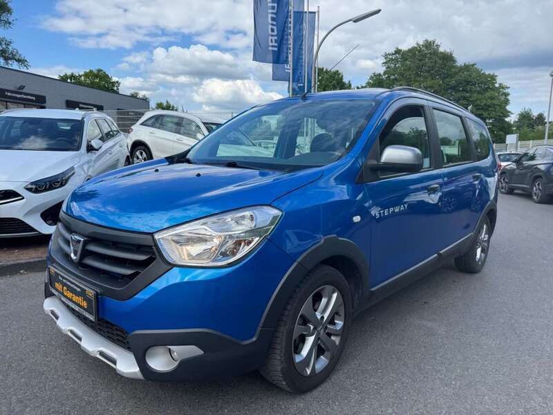 Blau Gebraucht 2015 Dacia Lodgy Stepway Van / Kleinbus | 8.490 € (Fairer Preis) - Bild 1/4