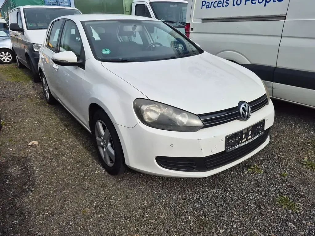 Gebraucht VW Golf VI Comfortline 122 PS (89 kW) 2011 Candyweiß Kleinwagen