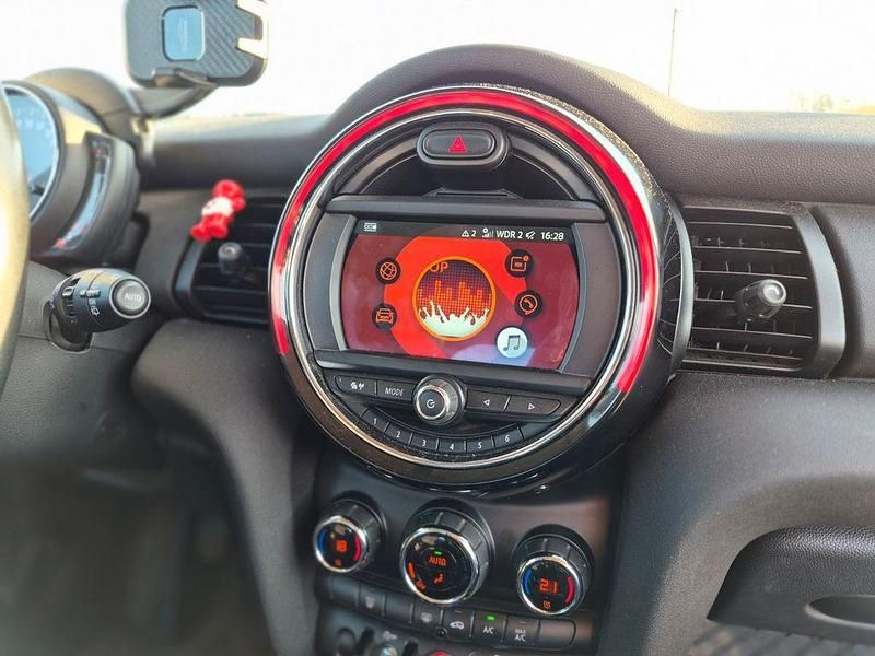 Gebraucht Mini ONE 102 PS (75 kW) 2018 Rot Kleinwagen