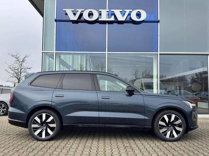 Neu Volvo EX90 Ultra 300 kW (408 PS) 2025 723 denim blue metallic SUV