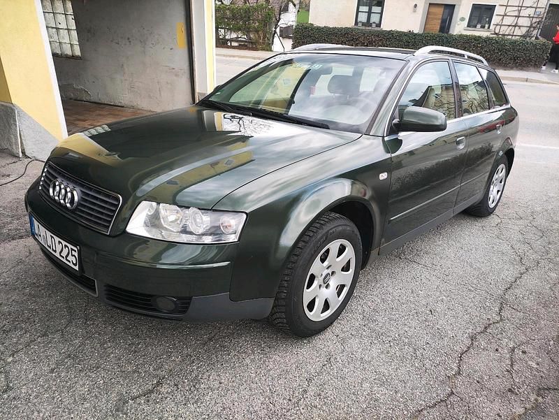 Gebraucht Audi A4 130 PS (95 kW) 2002 Grün Kombi