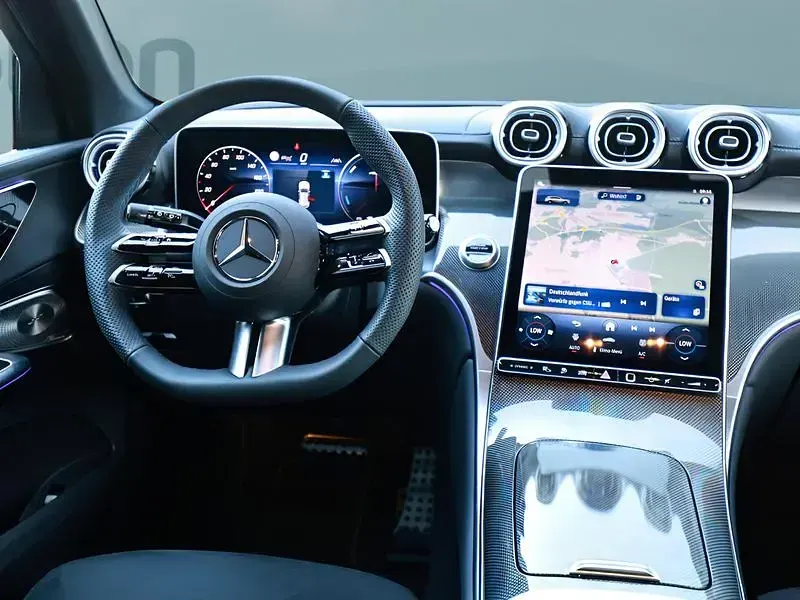 Gebraucht Mercedes GLC300 197 PS (144 kW) 2024 Blau SUV