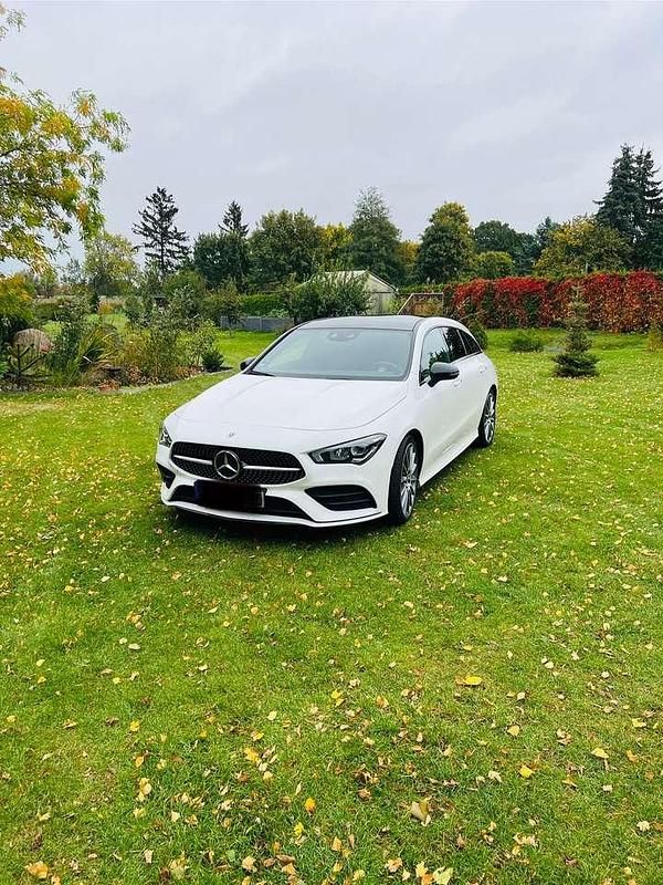 Weiß Gebraucht 2020 Mercedes CLA250 Limousine | 29.000 € (Guter Preis) - Bild 1/4