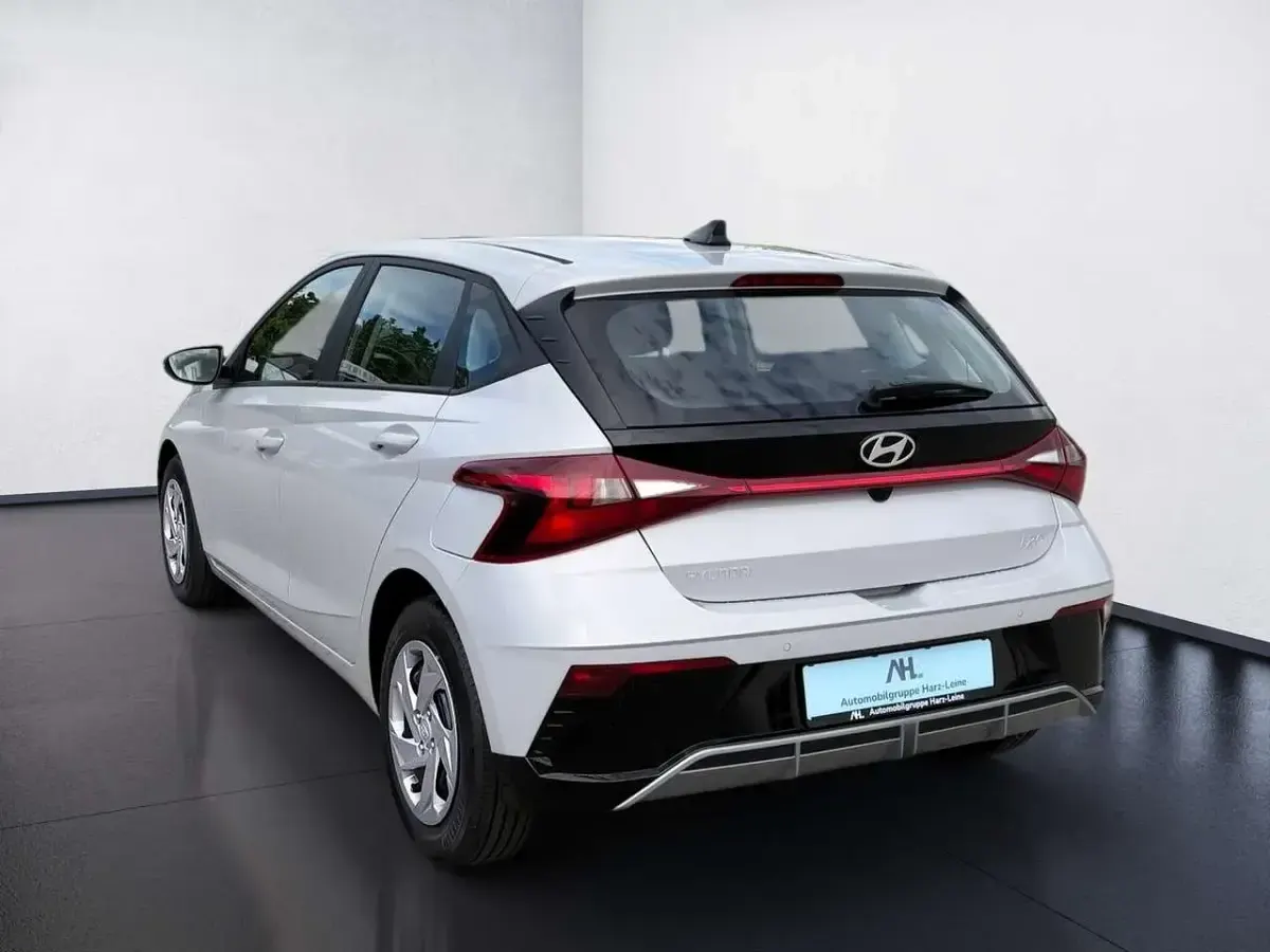 Neu Hyundai i20 Comfort 90 PS (66 kW) 2026 Lumen gray perleffekt Kleinwagen