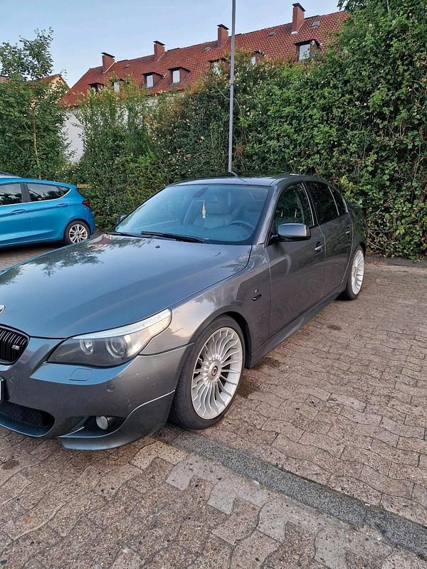 Silber Gebraucht 2005 BMW 530 Limousine | 5.000 € (Fairer Preis) - Bild 1/4