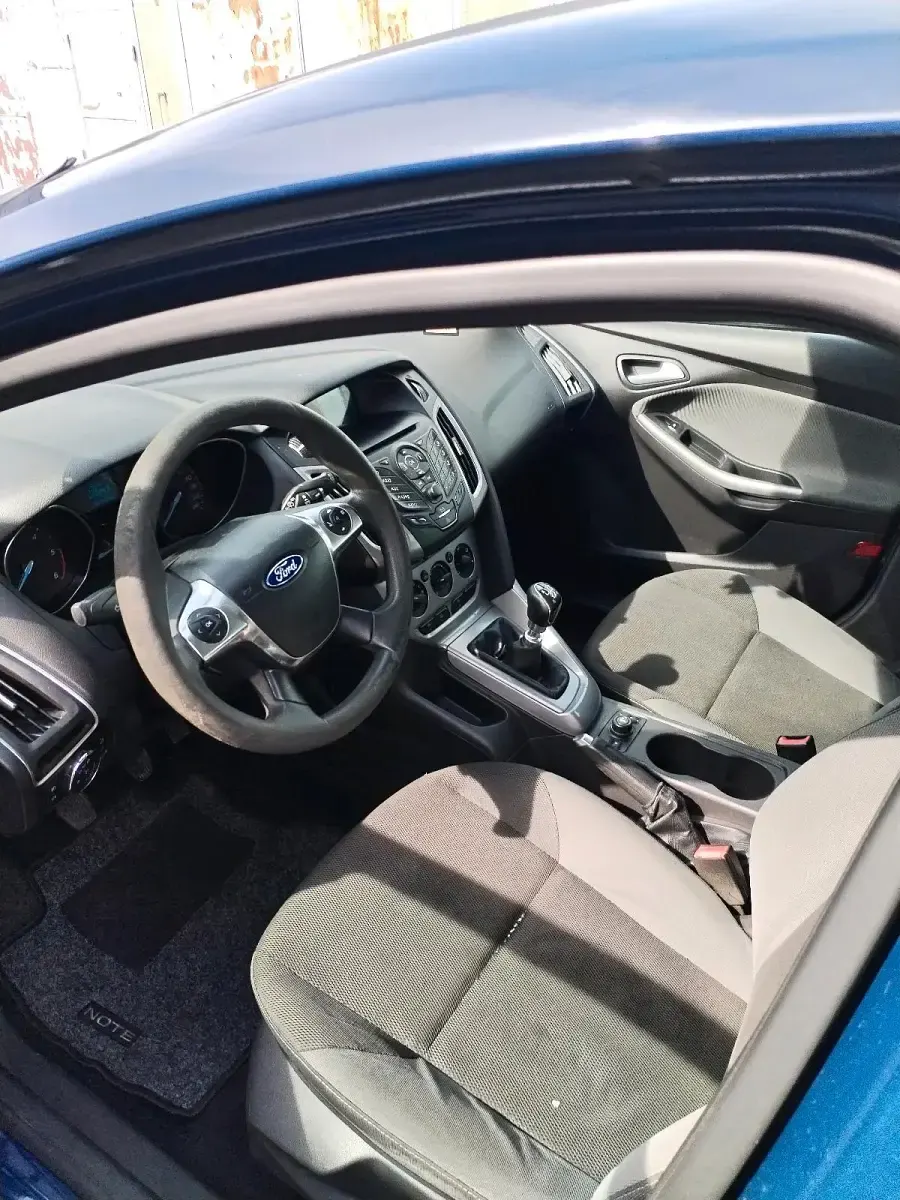 Gebraucht Ford Focus 119 PS (87 kW) 2013 Blau Kombi